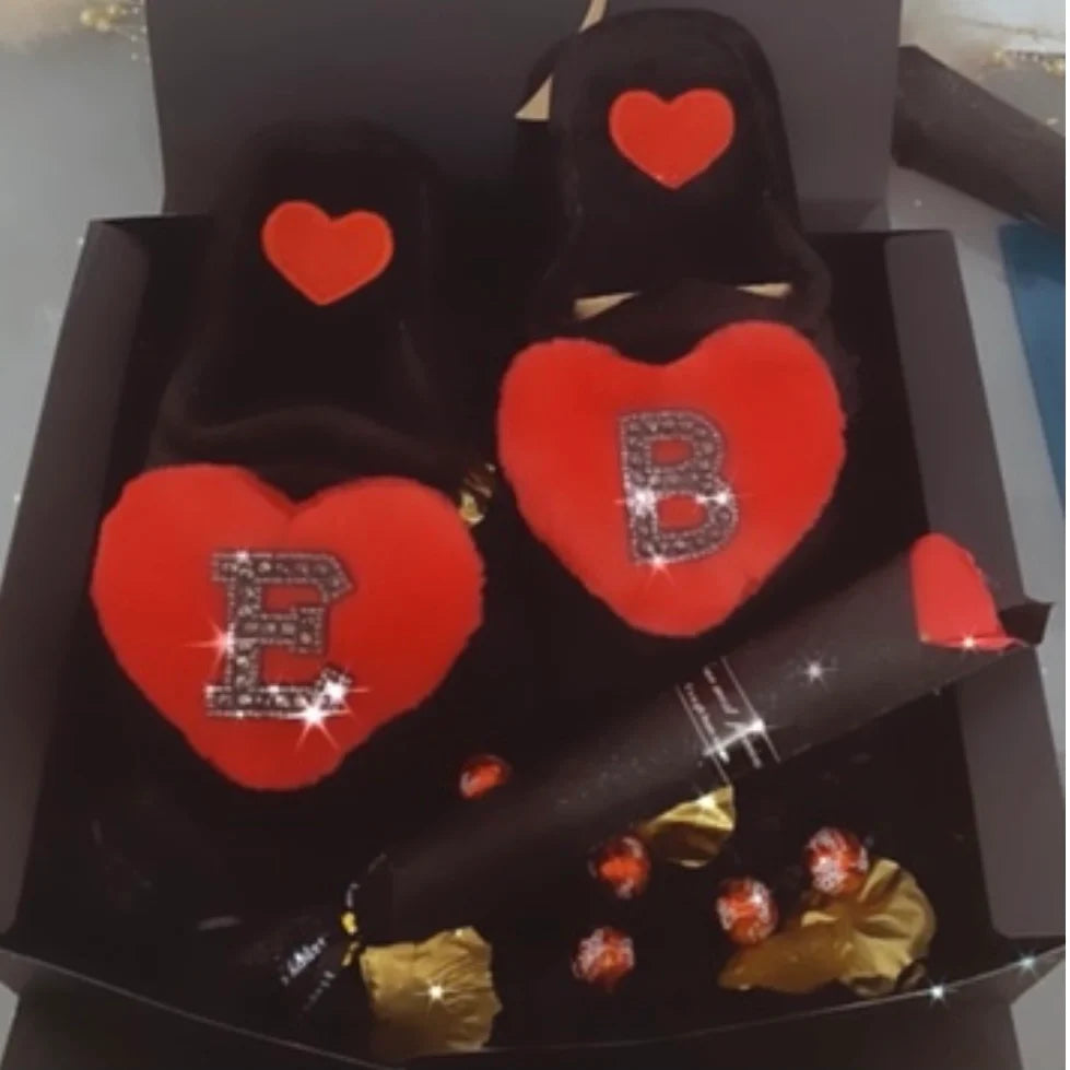 Personalised Fluffy โ๐ฅ๐ช๐ต๐ฎ๐ท๐ฝ๐ฒ๐ท๐ชโ Heart Slippers