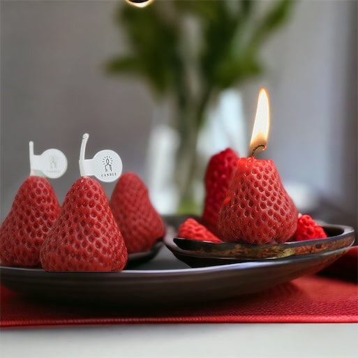 Chić & Unique Strawberry Candles