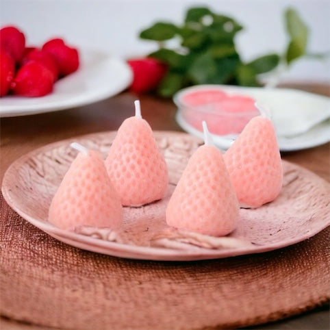Chić & Unique Strawberry Candles