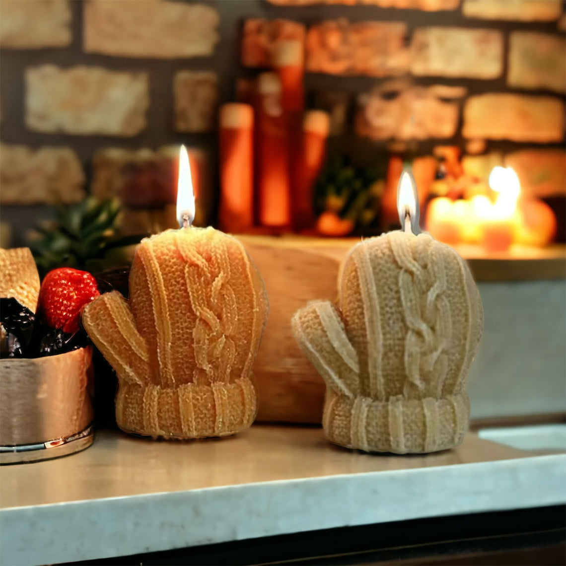 Chić & Unique Mitten Candle