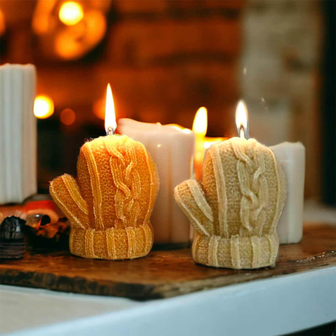 Chić & Unique Mitten Candle