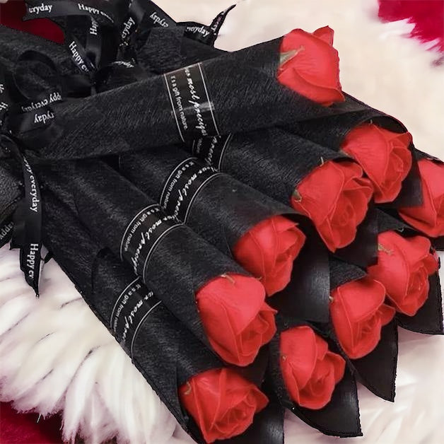 Personalised Fluffy โ๐ฅ๐ช๐ต๐ฎ๐ท๐ฝ๐ฒ๐ท๐ชโ Heart Slippers