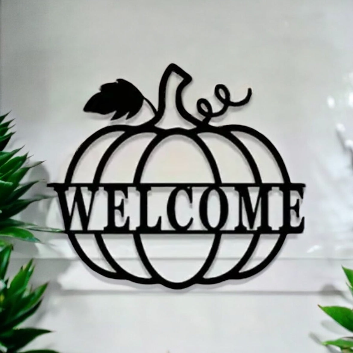 Metal Pumpkin Welcome Sign