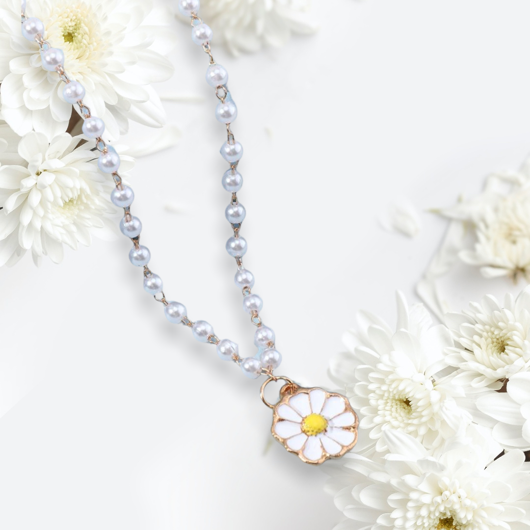 Daisy Chain Pearl Necklace | Flower Necklace