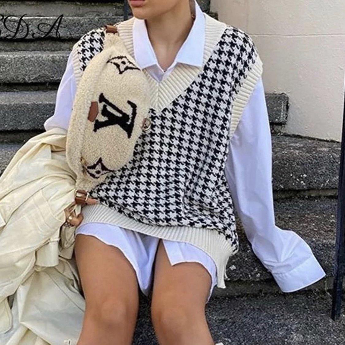 Two Piece ๐๐ฎ๐ต๐ Ladies Shirt & Sweater Set - Pretty Little Presents
