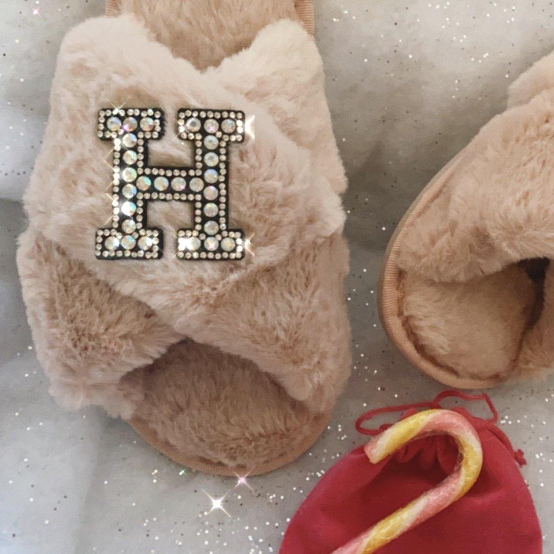 Customised Blush Faux Fur ‘𝓑𝓮𝔂𝓸𝓷𝓬𝓮’ Slippers. - Pretty Little Presents