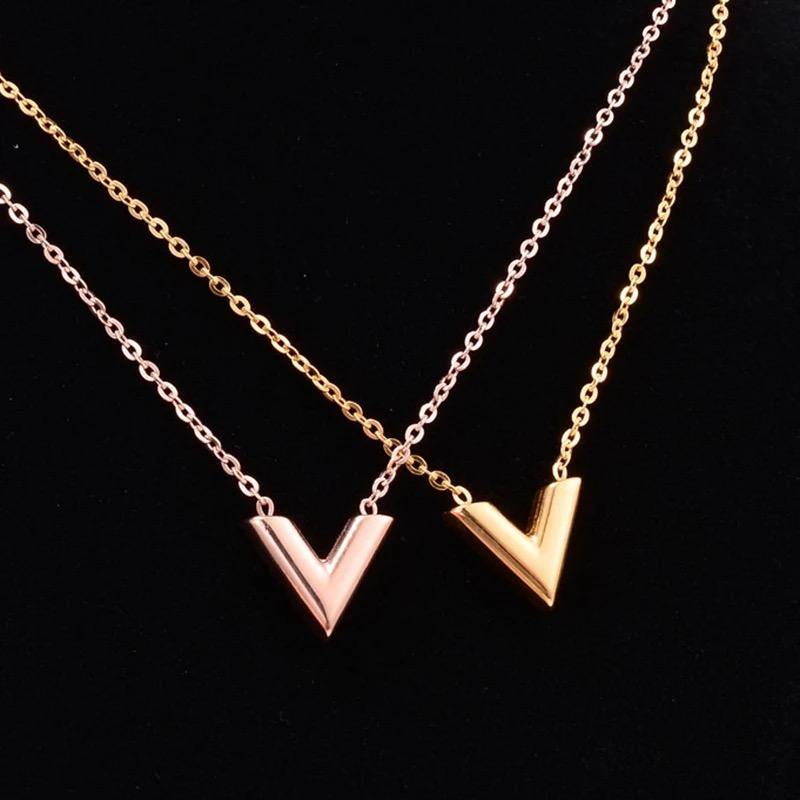 Luxury V Lettered ´𝓥𝓪𝓻𝓲𝓮´ Necklace - Pretty Little Presents