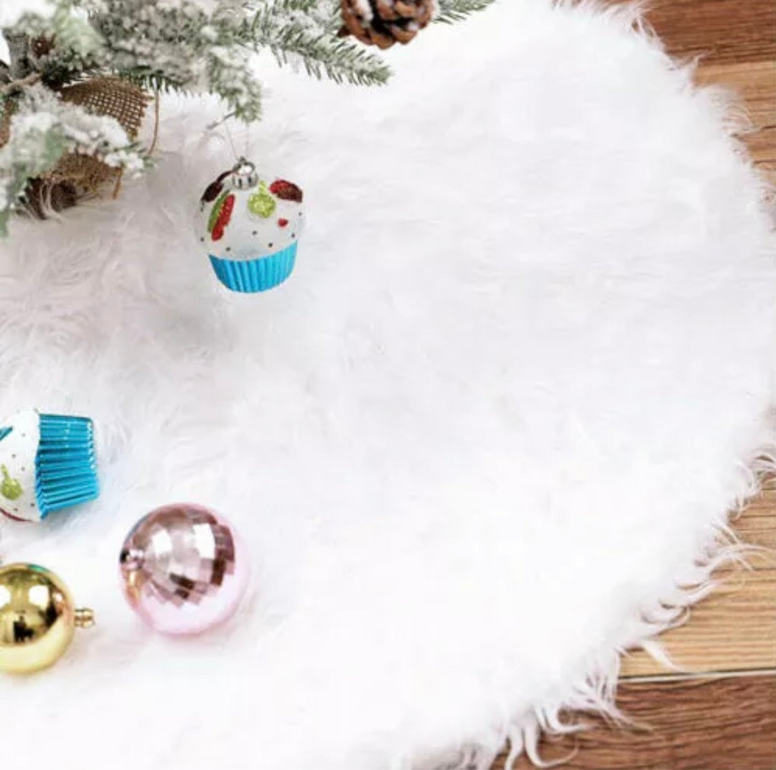 Fluffy Faux Fur White Christmas Tree Skirt