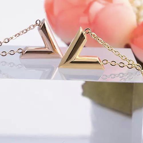 Luxury V Lettered ´𝓥𝓪𝓻𝓲𝓮´ Necklace - Pretty Little Presents