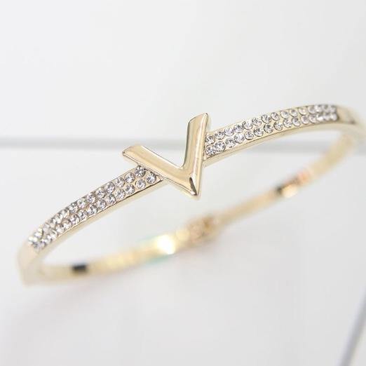 Luxury Lettered ´𝓥𝓪𝓻𝓲𝓮´ Cuff Bracelet - Pretty Little Presents