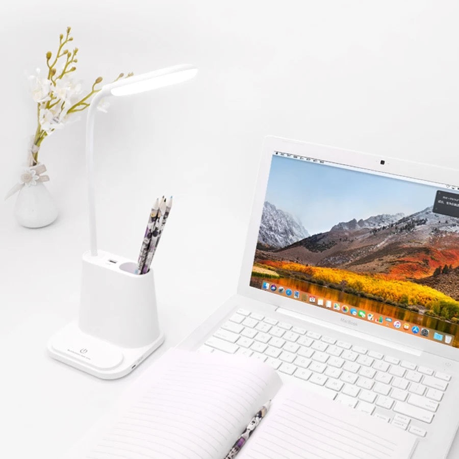 Multi-Functional ‘𝓕𝓮𝓵𝓲𝔁' Desk Lamp