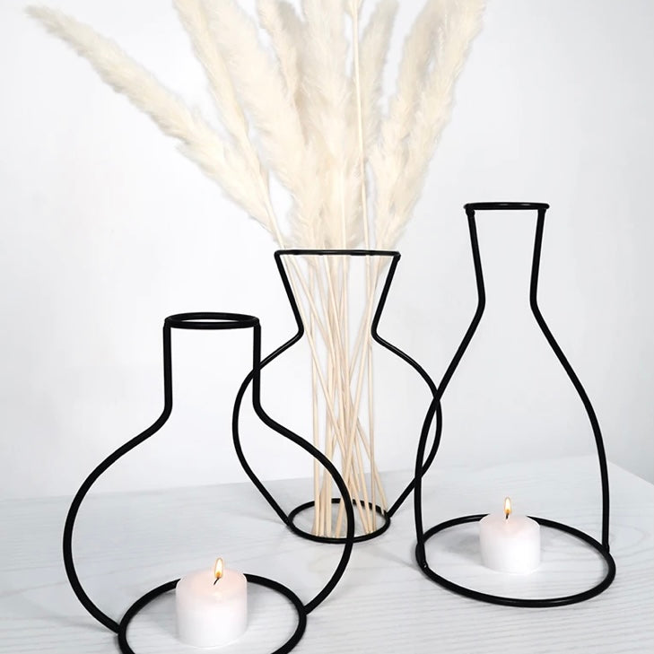 Modern Iron Silhouette โ ๐ฅ๐ฒ๐ท๐ท๐ฒ๐ฎโ Vase