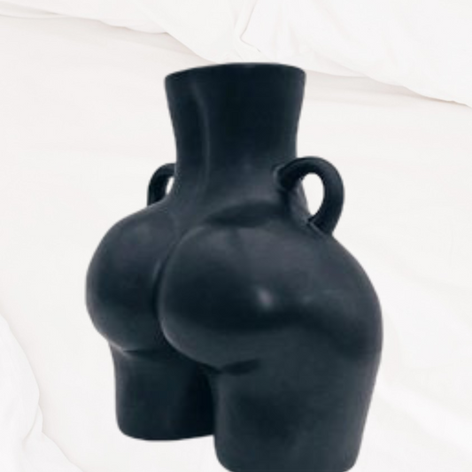 Luxury Ladies Nordic ‘𝓑𝓵𝓪𝓬𝓴 𝓑𝓸𝓸𝓽𝔂’ Vase