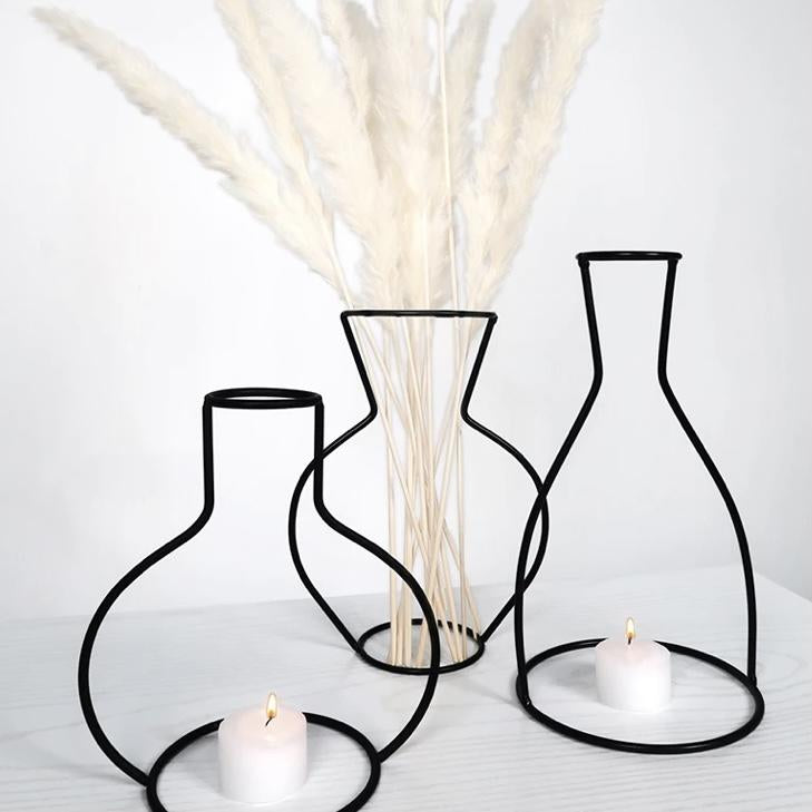 White Pampas & Modern Iron Silhouette ‘ 𝓥𝓲𝓷𝓷𝓲𝓮’ Vase