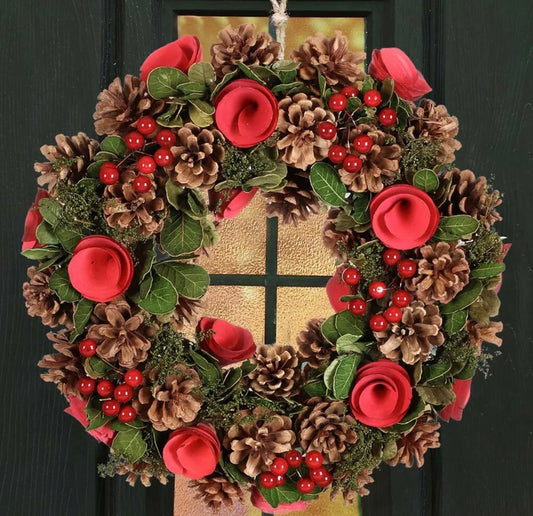 Traditional Beautiful Red Berry Christmas Wreath