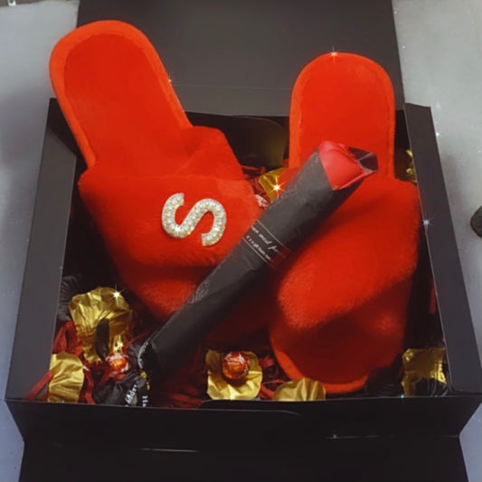 Personalised Fluffy ‘ 𝓡𝓸𝓼𝓲𝓮 ’ Red Slippers